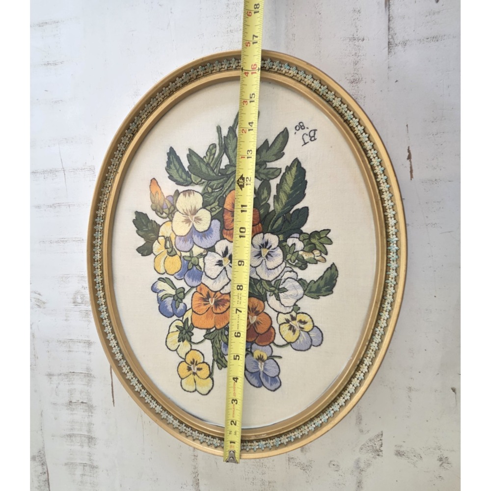 Vintage Oval Framed Floral Pansies Needlepoint Wall Hanging Cottagecore - Picture 9 of 10